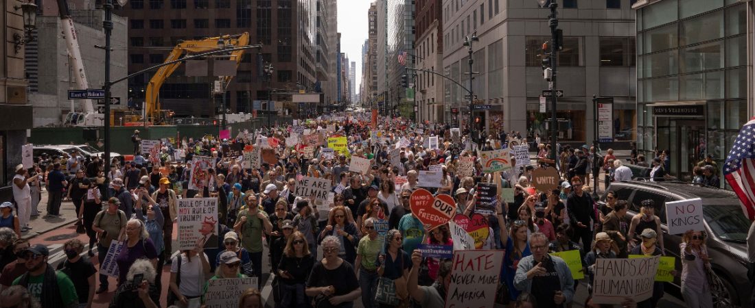 Protestas-50501-contra-Trump-movilizan-apoyo-a-comunidades-afectadas-intriper.jpg