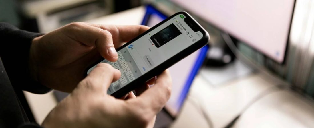 Que-hacer-si-tu-jefe-te-agrega-a-un-grupo-de-WhatsApp-intriper.jpg