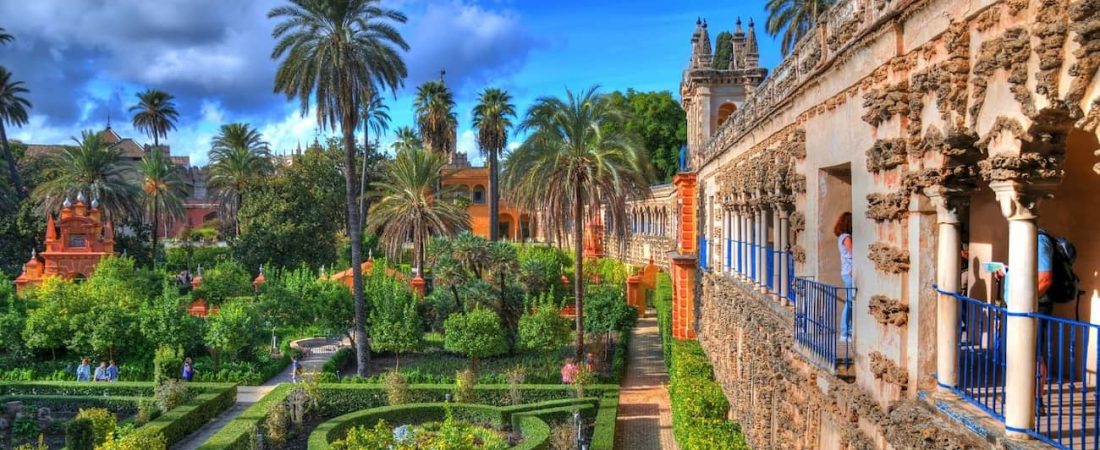 El Real Alcázar de Sevilla, todo sobre el palacio real más antiguo de Europa que aún continúa en uso