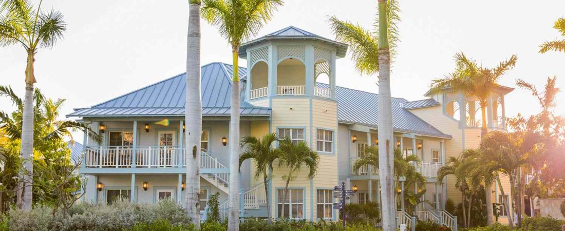 Resort-todo-incluido-en-Islas-Turcas-y-Caicos-con-piscinas-y-parque-acuatico-intriper.jpg
