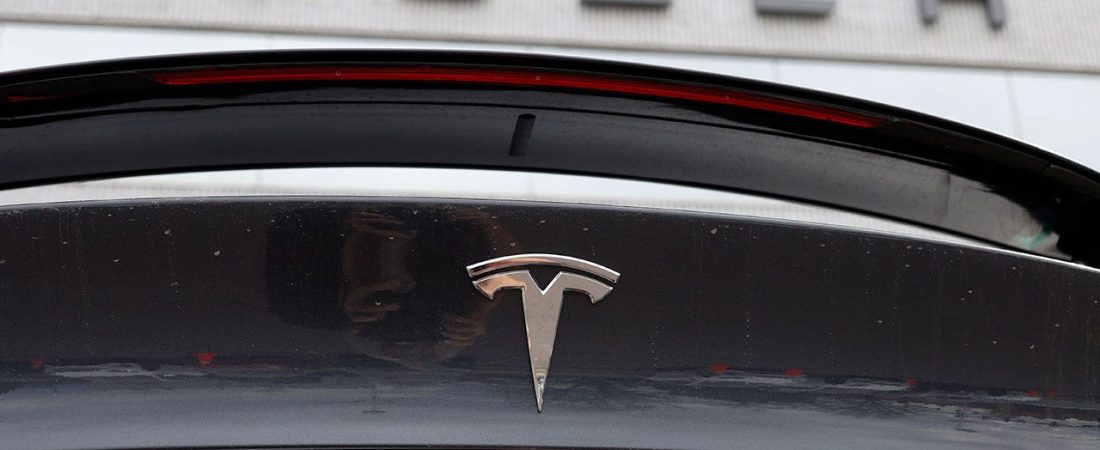 Restaurante-de-Los-Angeles-enfrenta-criticas-tras-elogiar-a-Tesla-intriper.jpg