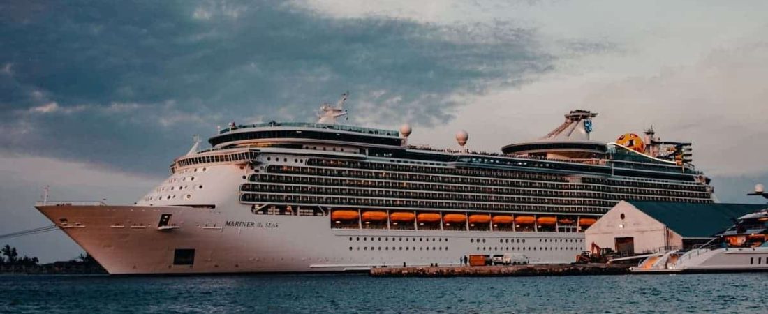 Royal Caribbean suspende las nuevas reservas para sus cruceros programados hasta Enero 2022