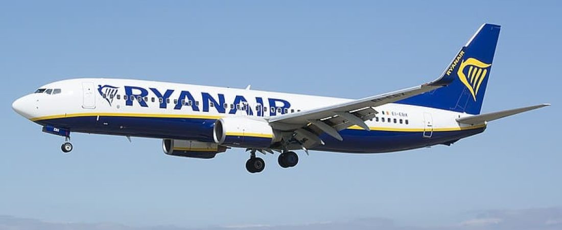 Ryanair_Boeing_737-800_EI-EBX