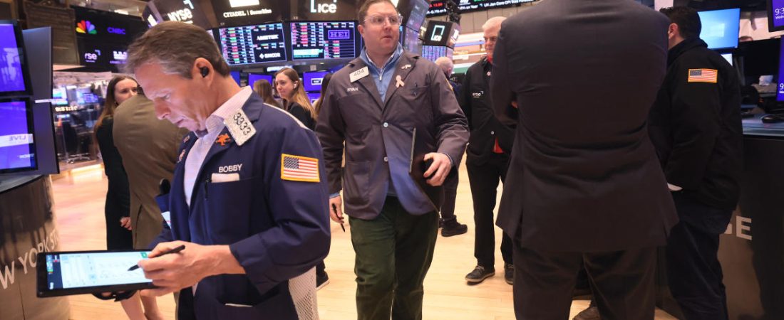 SP-500-Dow-y-Nasdaq-caen-por-debil-pronostico-de-Walmart-intriper.jpg