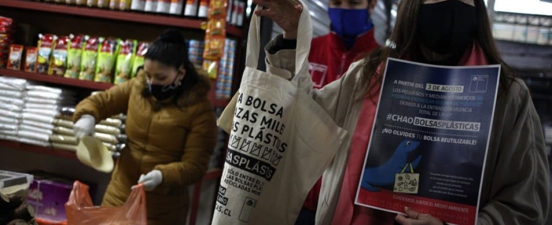 Chile dice adiós a las bolsas de plástico en todos los comercios del país