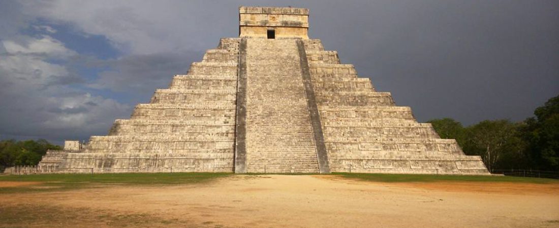 Templo_de_Kukulcán