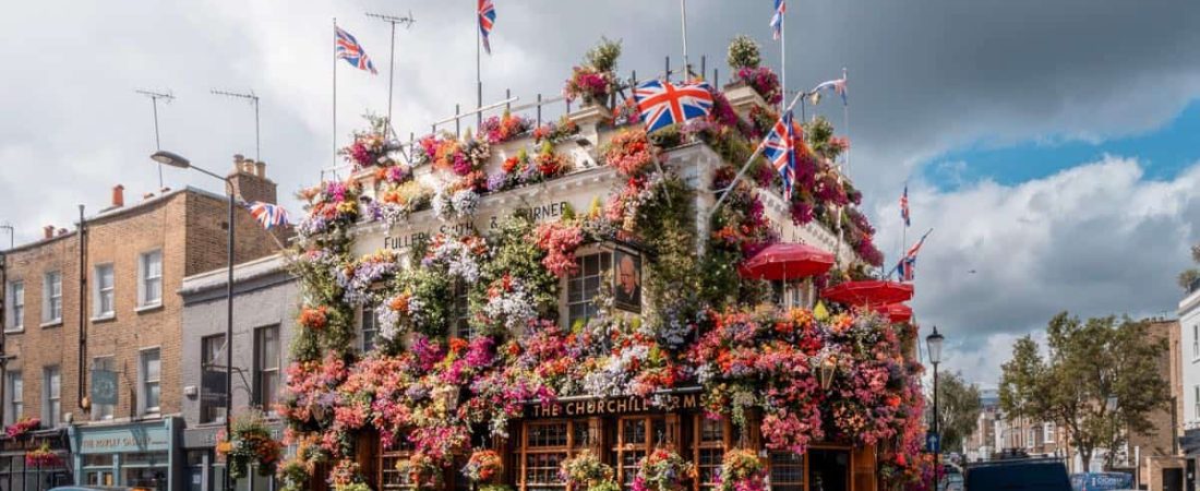 The Churchill Arms esquina flores londres