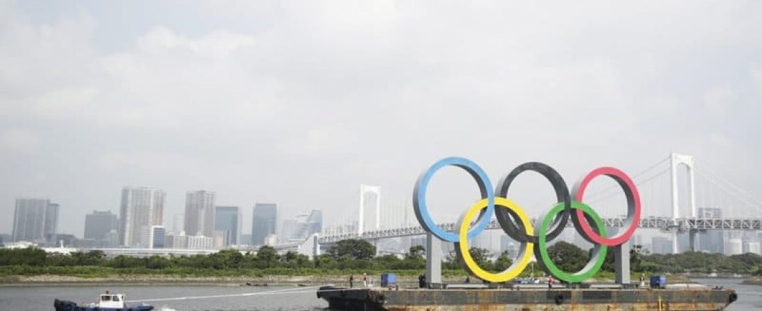 Tokio retira temporalmente los cinco anillos olímpicos que flotaban en su bahía 1