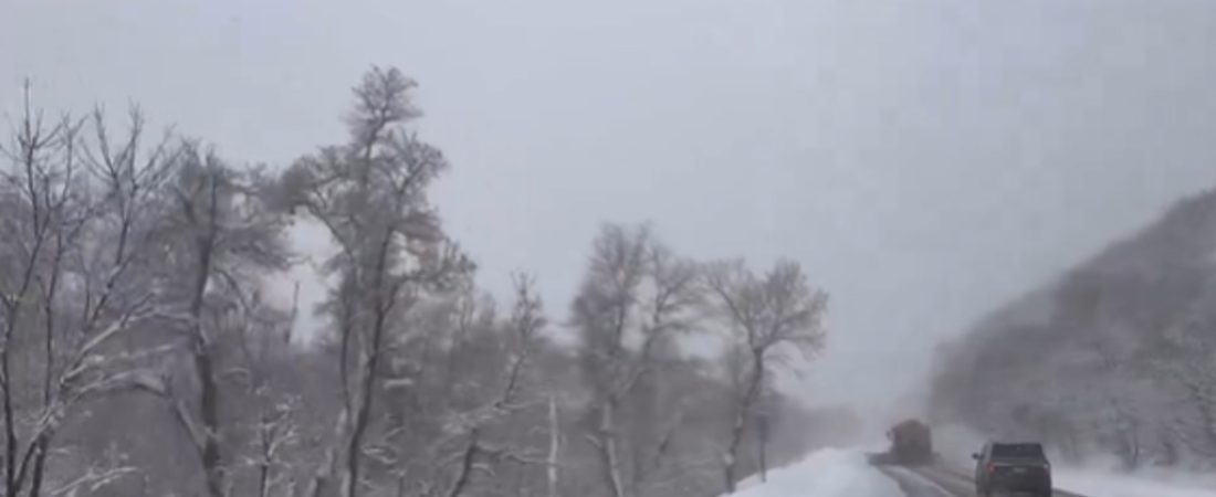 Tormenta-de-nieve-en-Denver-complica-viajes-durante-Pascua-intriper.jpg
