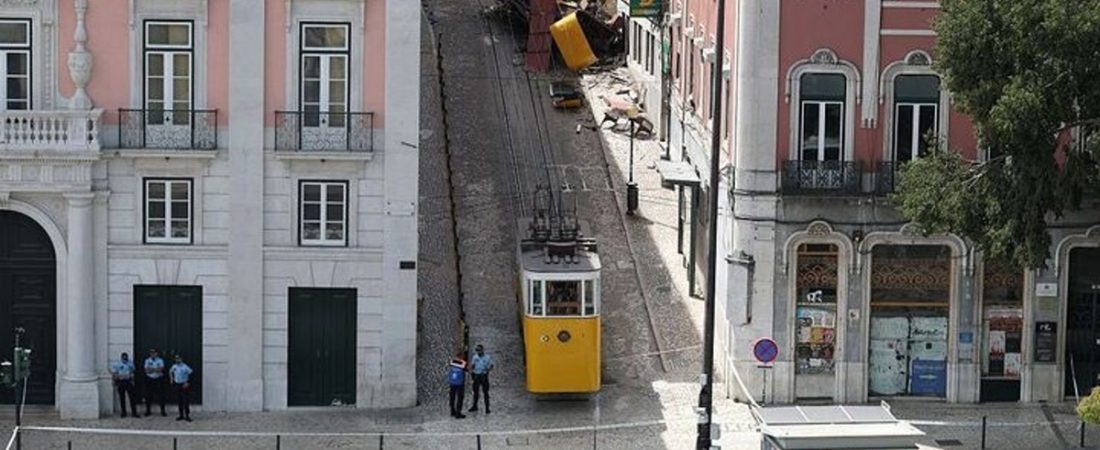Tragedia-en-Lisboa-16-muertos-incluidos-tres-britanicos-en-choque-de-tranvia-intriper.jpg