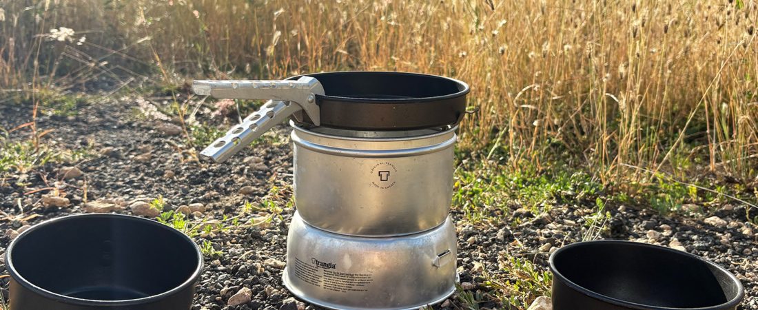 Trangia-27-5-UL-hornillo-portatil-que-quema-cualquier-combustible-intriper.jpg