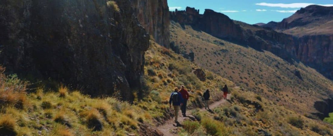 Trekking en Santa Cruz cuáles son los recorridos imperdibles de la Patagonia argentina