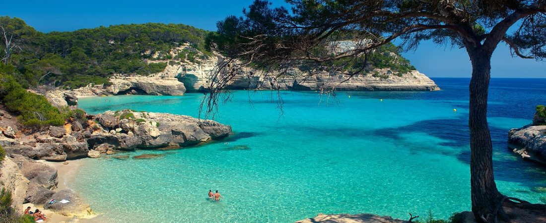 Turistas-eligen-isla-tranquila-y-soleada-en-lugar-de-Ibiza-intriper.jpg