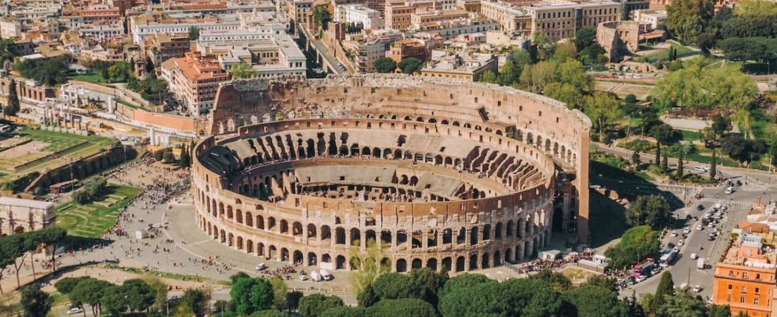 Dos turistas estadounidenses fueron multados con 800 euros por ingresar de madrugada al Coliseo