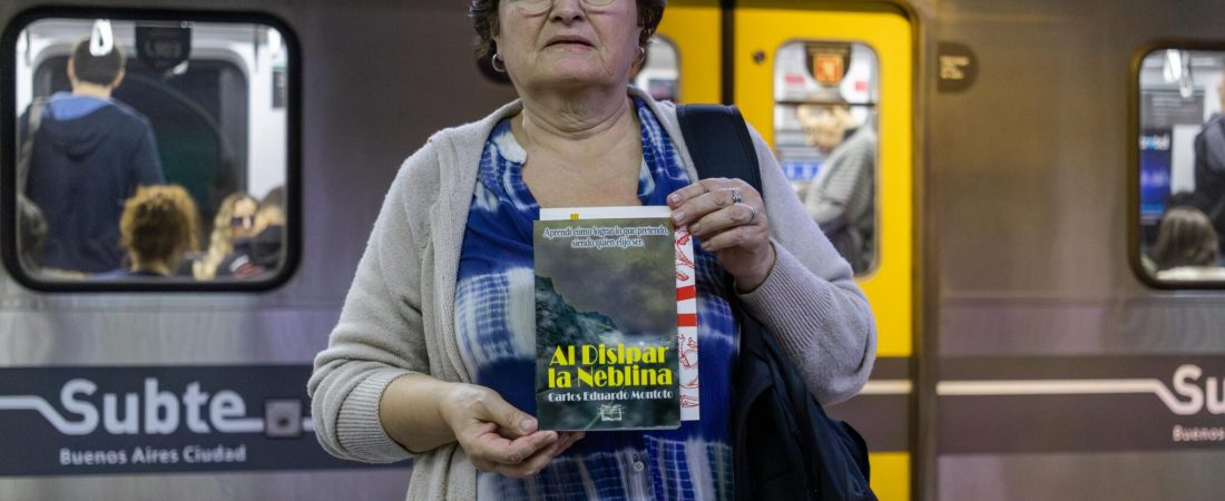 Vagón de lectores. El Subte convoca a que los usuarios compartan un viaje leyendo en la Línea D1