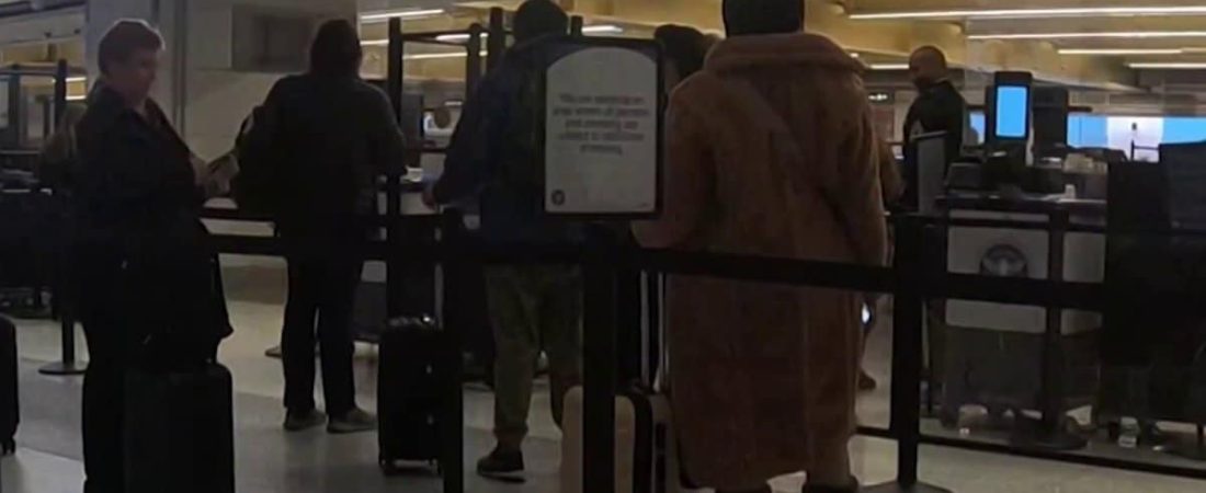 Viajar-al-extranjero-preocupa-a-algunos-residentes-con-Green-Card-intriper.jpg