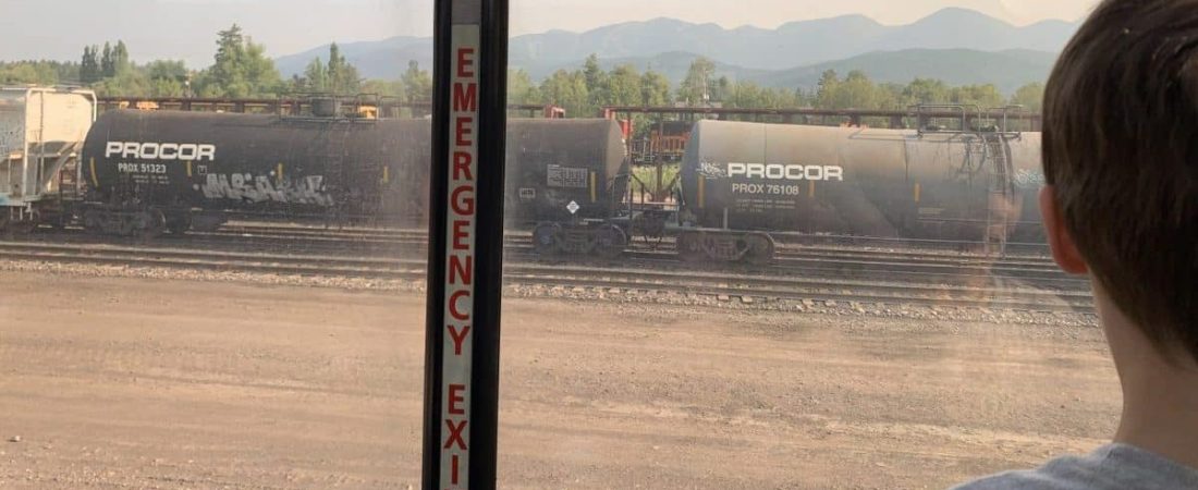 Viajar-en-tren-de-ultima-hora-por-el-pais-con-ninos-intriper.jpg