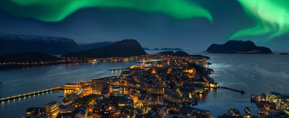 Viaje-en-jet-privado-de-10-dias-tras-la-aurora-boreal-en-Europa-intriper.jpg