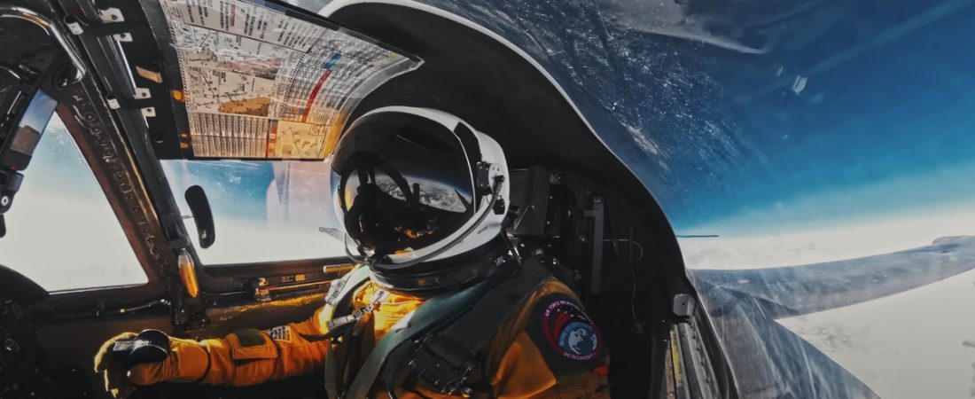 YouTuber-pilota-avion-espia-U2-a-70000-pies-en-el-borde-del-espacio-intriper.jpg