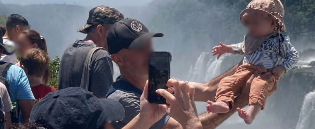 bebe-garganta-do-diabo-cataratas-iguacu