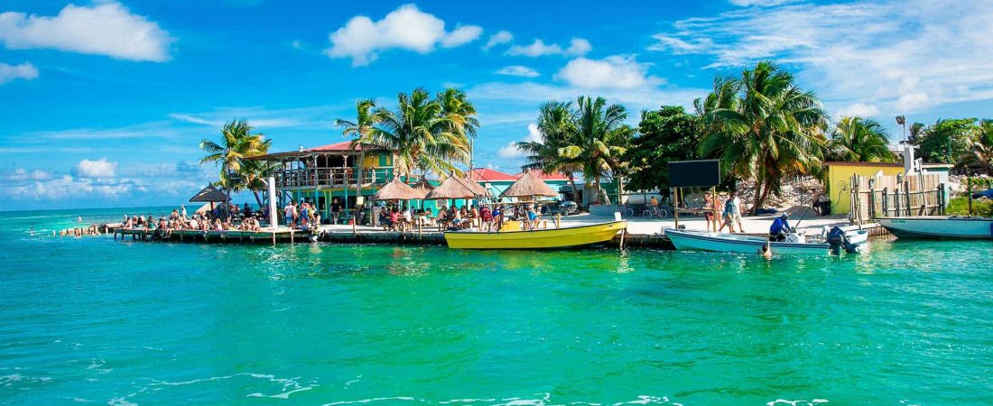 Belice oficialmente abrió sus fronteras para viajeros internacionales y desarrolló un programa para el turismo