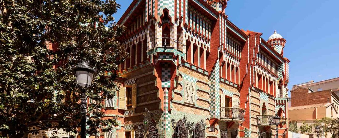 Airbnb ofrece la posibilidad de pasar una noche en la Casa Vicens, la primera casa diseñada por Gaudí, por 1 euro