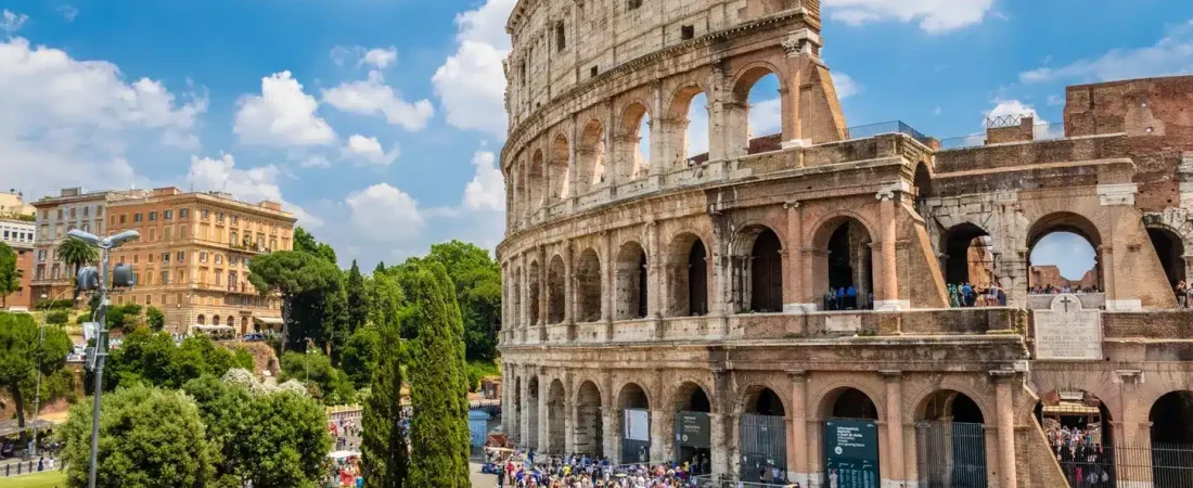 colosseum-daylight-rome-italy