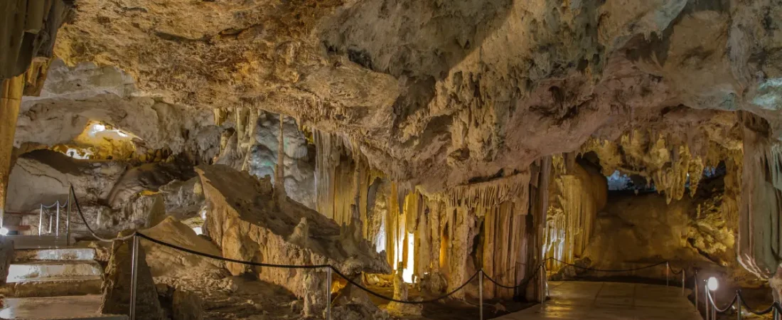 cueva-de-nerja-en-una-imagen-de-archivo