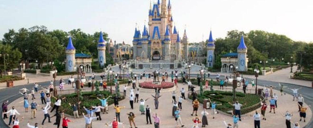 Disney World extiende nuevamente los horarios de sus parques para las fiestas