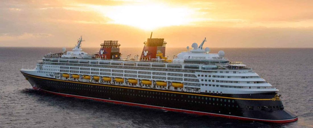 La línea de cruceros Disney Cruise Line informó la suspensión temporal de varios de sus viajes