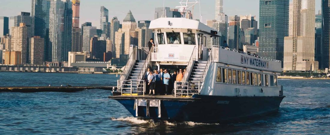 Estados Unidos: las personas vacunadas contra el COVID-19 podrán no usar mascarilla en los espacios abiertos del transporte público