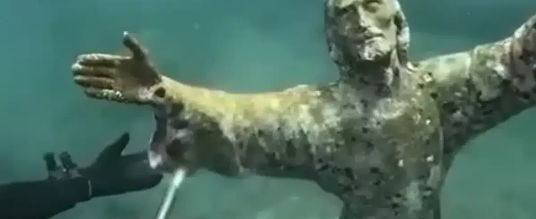 el-cristo-del-abismo-16-9-aspect-ratio-default-0_da39