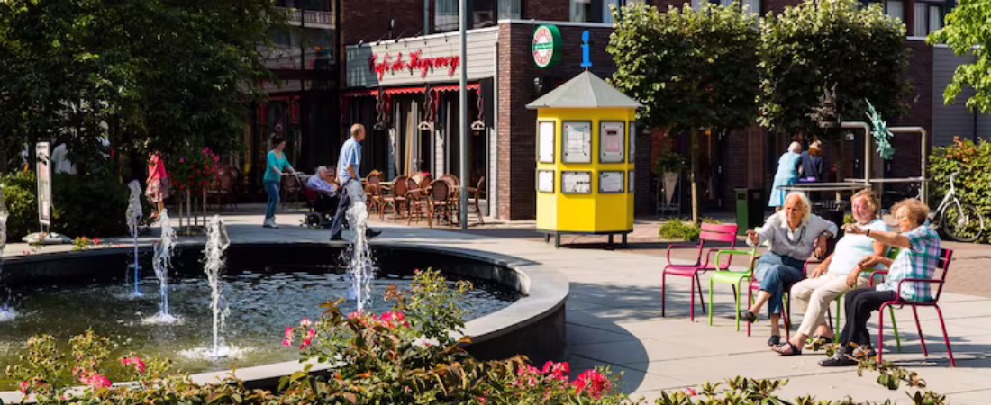 en-villa-demencia-viven-150-ancianos-con-alzheimer-o-demencia-senil-foto-hogeweyk-village-VI6LDPPBIBDHBGLZVA3FQUZ24U