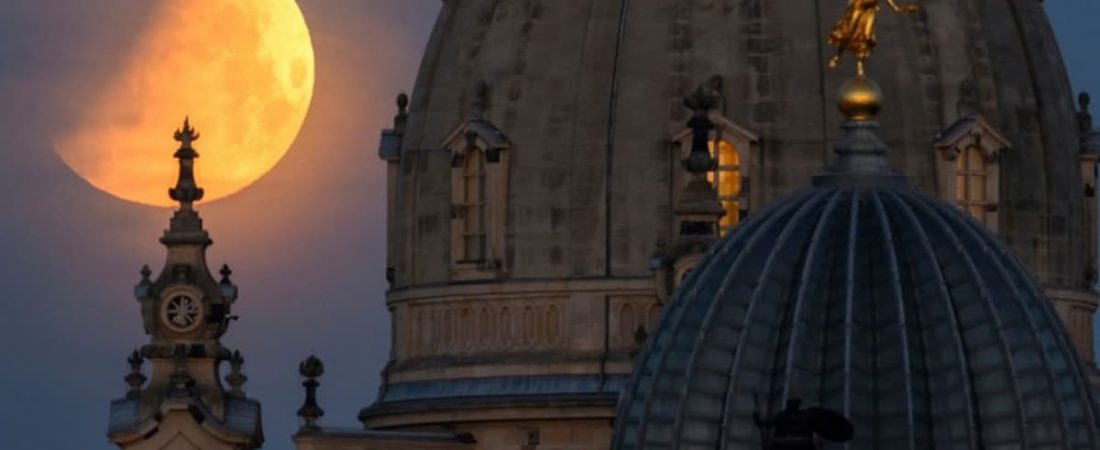 fotos-eclipse-total-de-Luna-en el mundo