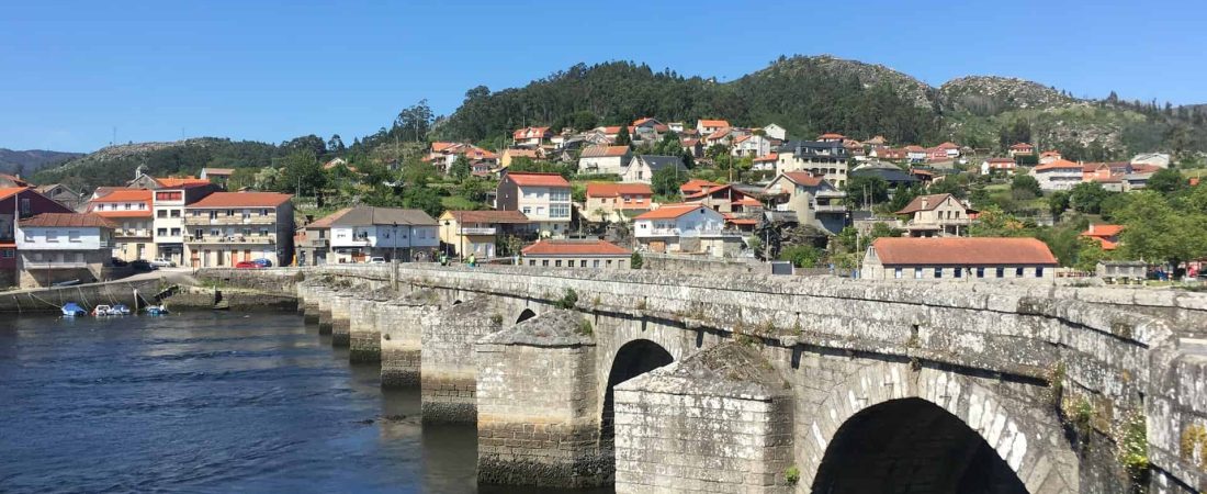 Santiago, Ames y Teo; para Ferrol, Narón, Fene y Neda; para A Coruña y Arteixo; para Pontevedra, Poio y Marín; y en los municipios de Vigo y de Lugo, así como para Vimianzo (A Coruña)