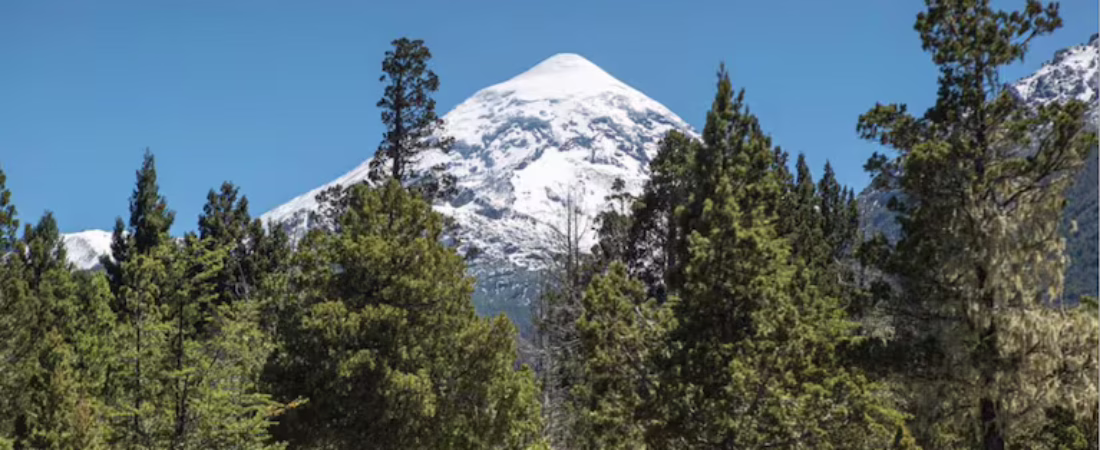 gran-operativo-de-rescate-en-el-volcan-lanin-buscan-a-dos-personas-perdidas-en-una-zona-de-dificil-acceso-foto-instagrampnlanin-ONIGBN22EFE2PG5M5D6RH5HKSY