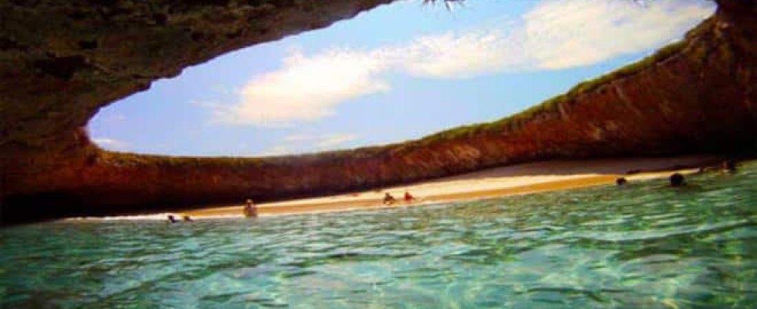 hidden-beach-playas_660x330