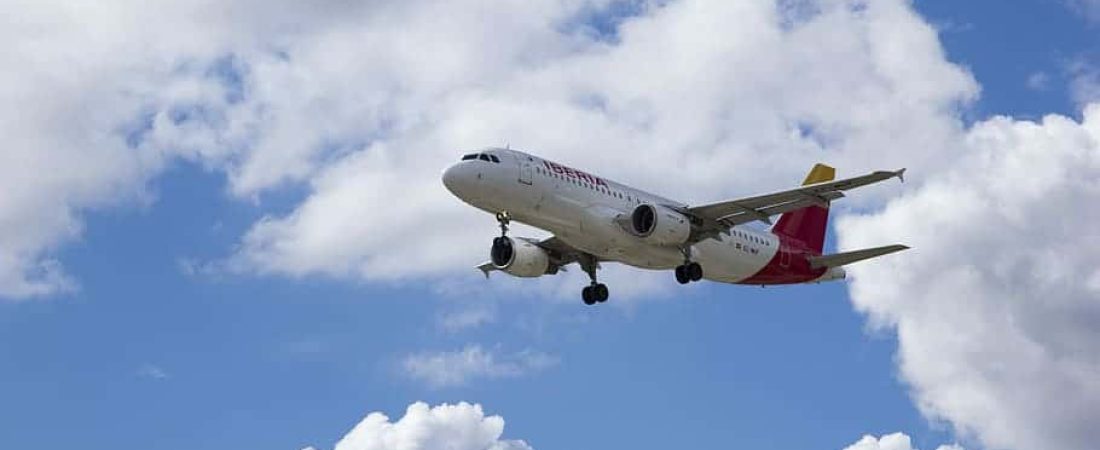 iberia-landing-airport-decks