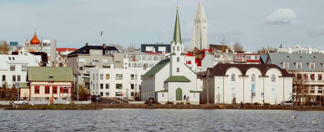 Islandia permitirá que las personas que presenten comprobante de vacunación contra el COVID-19 se salteen la cuarentena obligatoria