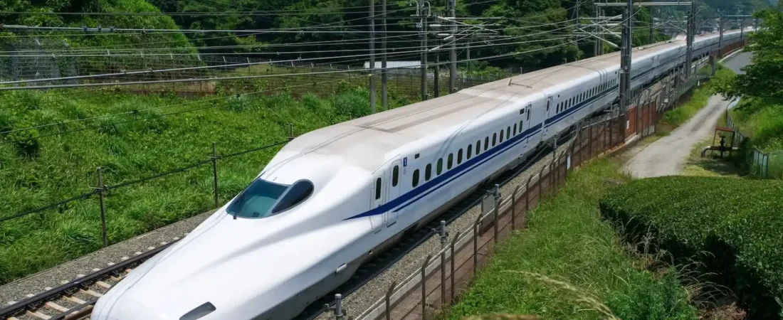japan-shinkansen-bullet-train-3004302