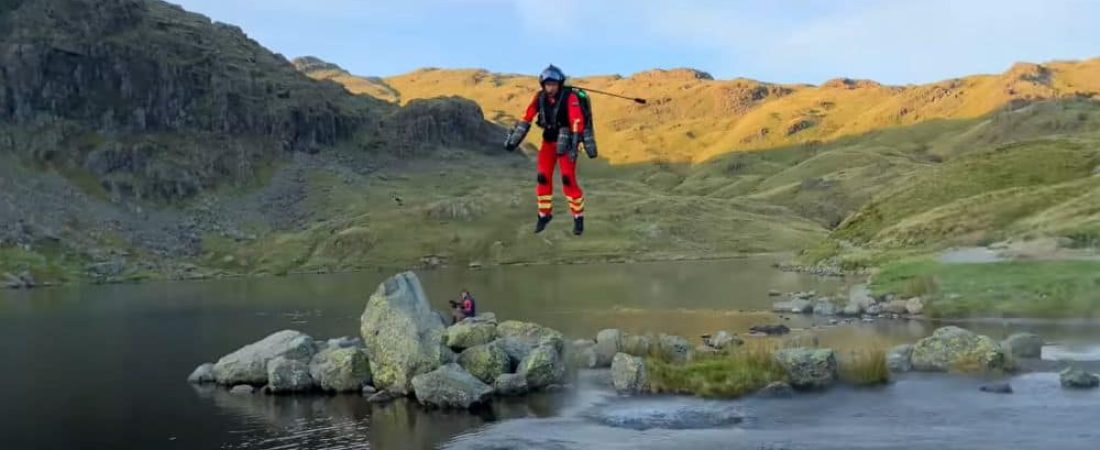 Reino Unido: prueban un Jet Suit para paramédicos que les permitiría llegar a los pacientes en cuestión de minutos