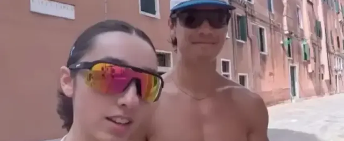 julia_mike_running_venice_shirtless