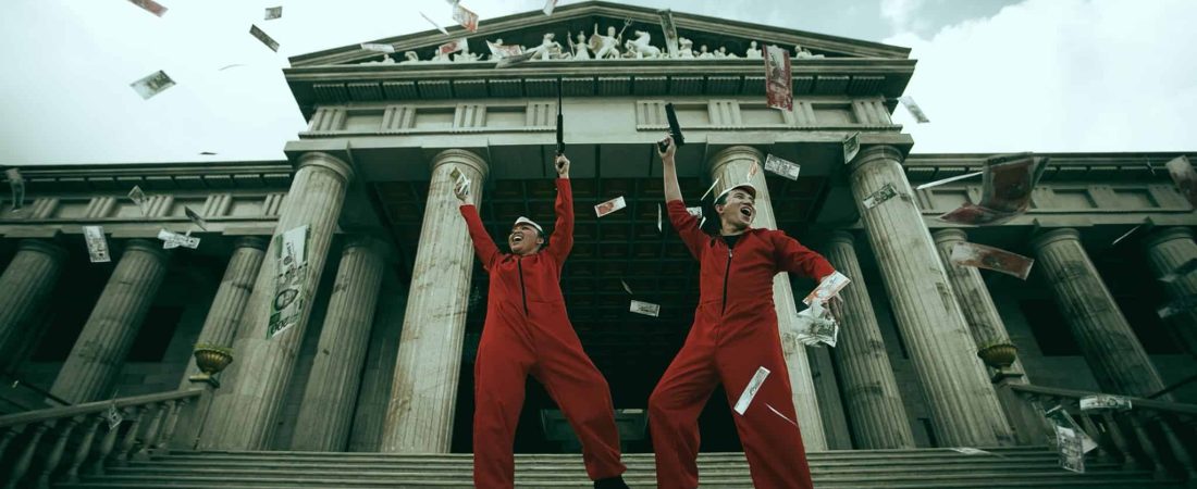 Una pareja recreó escenas de 'La casa de papel' para la sesión de fotos previa a su boda