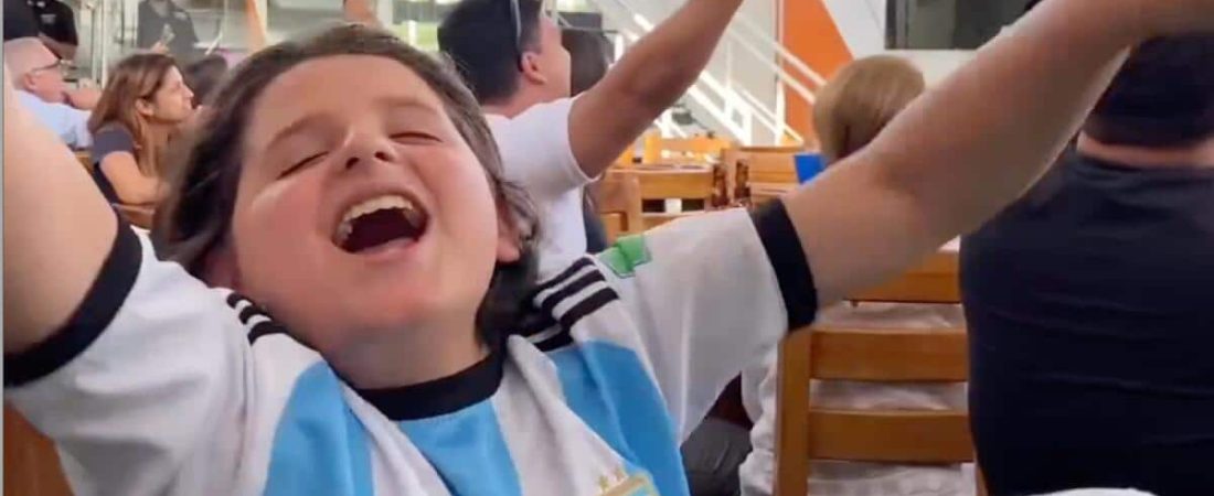 niño ciego disfruta el gol de messi