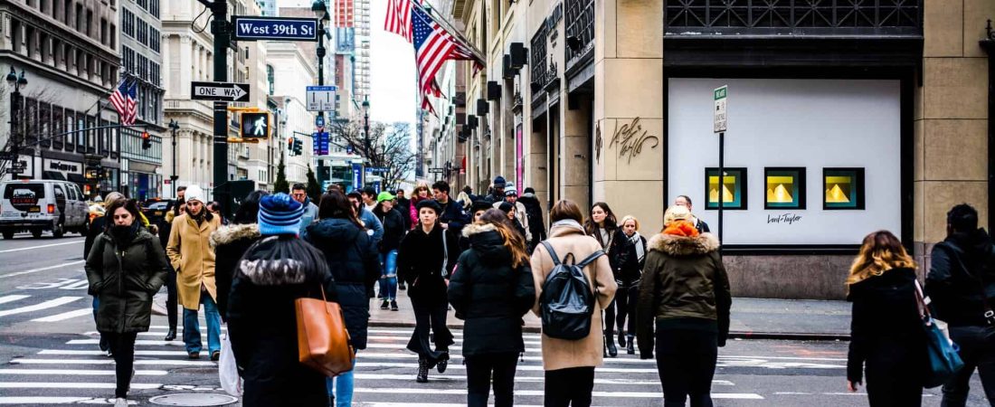 Las personas que viajen a Nueva York desde el exterior y se hayan vacunado contra el COVID-19 no tendrán que hacer cuarentena