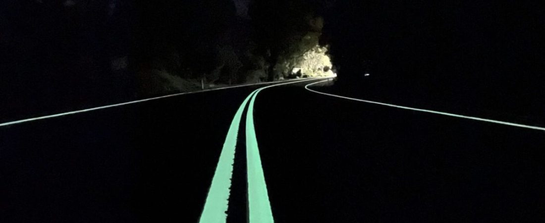 nuevas-lineas-fluorescentes-en-carretera