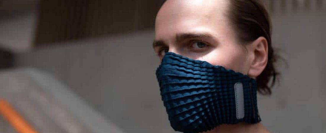 petit-pli-design-coronavirus-face-mask-expandable-recyled-plastic-bottles_dezeen_2364_col_1-852x569 (1)