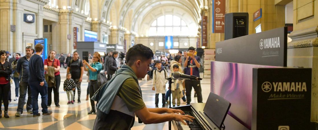 piano-estación-tren-retiro-1