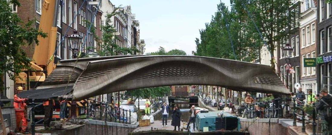 Ámsterdam es la primera ciudad del mundo en contar con un puente de acero impreso en 3D