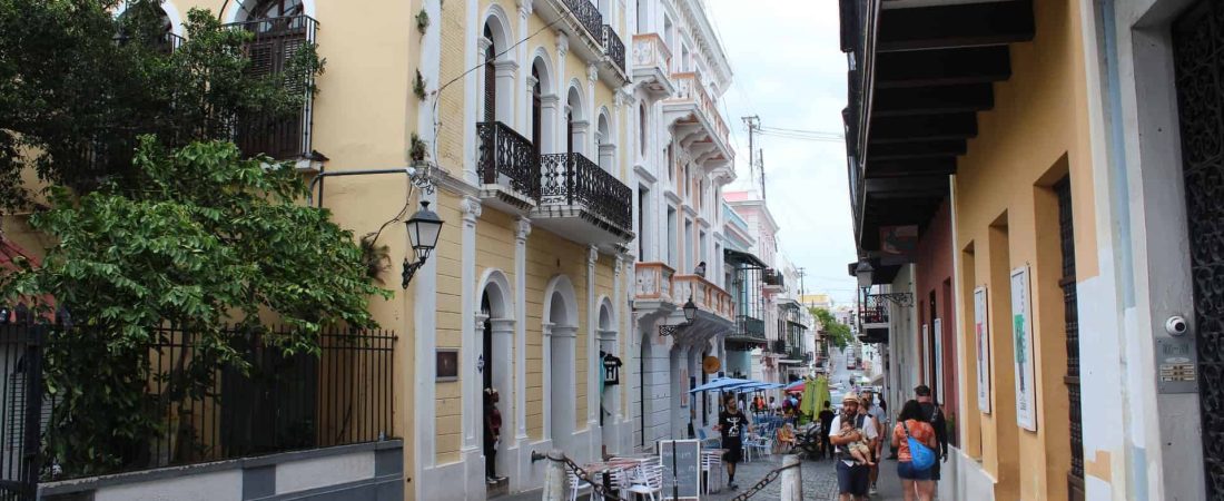 Puerto Rico establece multas de 100 dólares para turistas que no respeten la regla de utilización de mascarillas